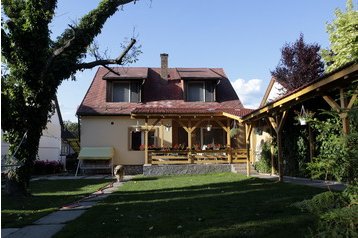 Hungrie Privát Egerszalók, Extérieur